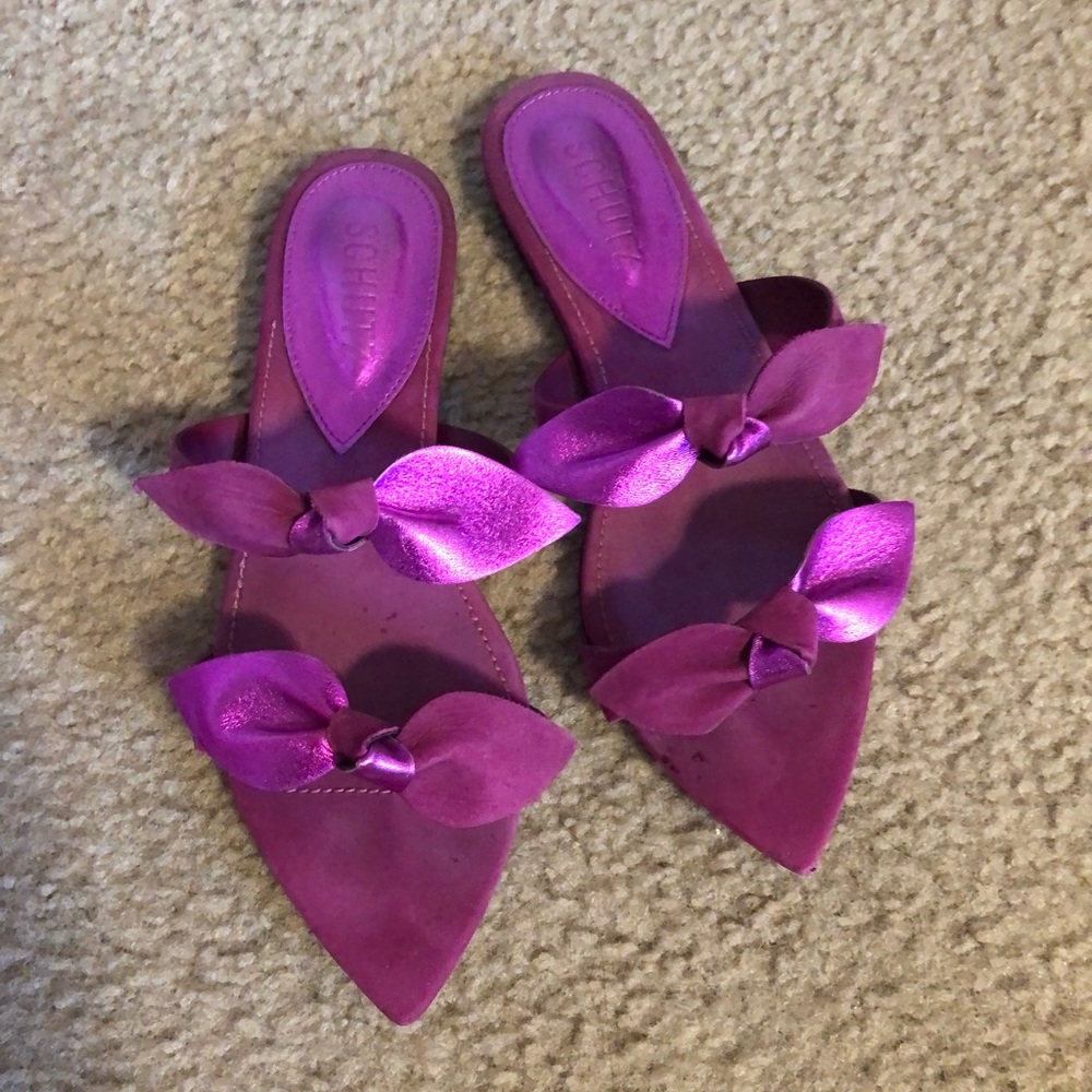 Schutz Elora nubuck leather flat sandal size 6 ruby
